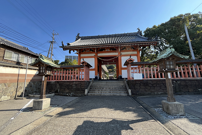 タコにまつわる伝説が残る港町の神社「早吸日女神社」