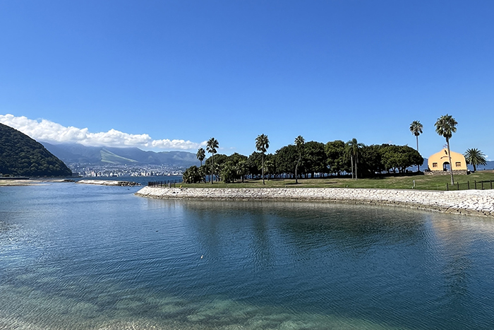 目の前は別府湾！美しい海浜公園「田ノ浦ビーチ」